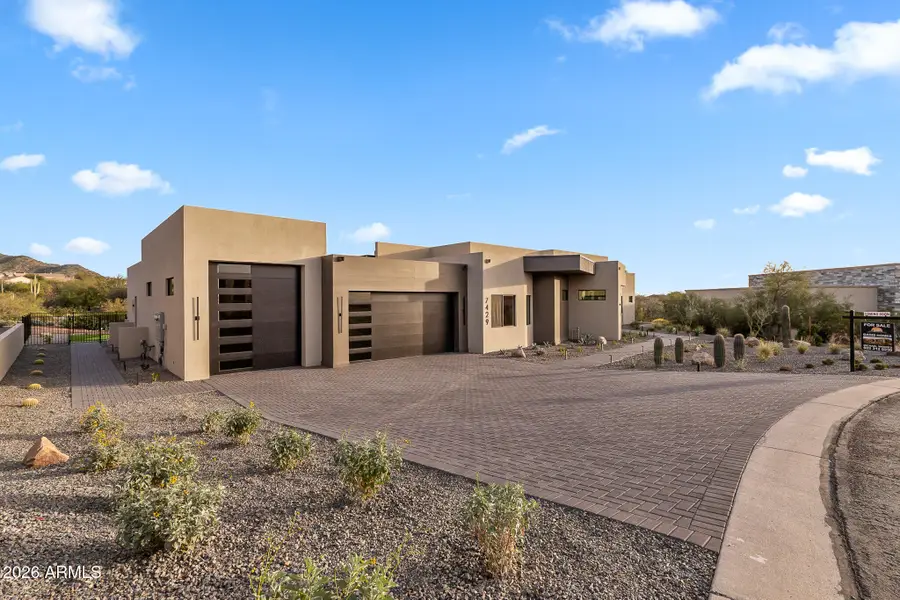 7429 E Forest Trail Circle, Mesa, AZ 85207 - Image #3