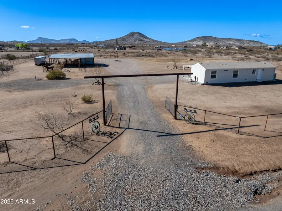 45409 W Luray Road, Wickenburg, AZ 85390 - Image #2