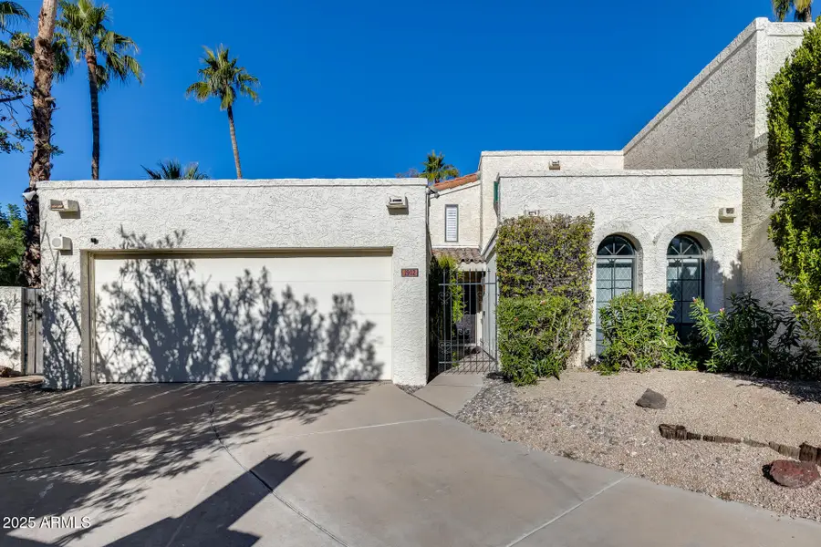 1902 E Linger Lane, Phoenix, AZ 85020 - Image #2