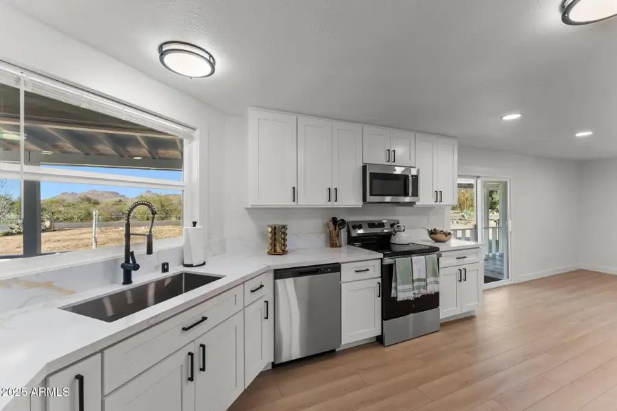 23865 W Coleman Drive, Congress, AZ 85332 - Image #3