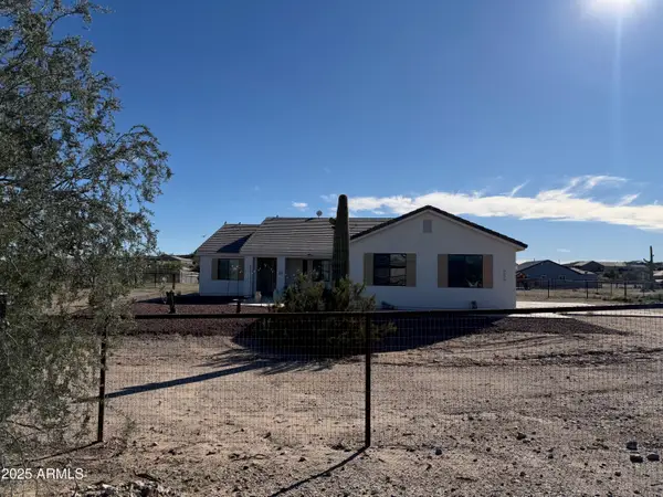 3229 W Silverdale Road, San Tan Valley, AZ 85144