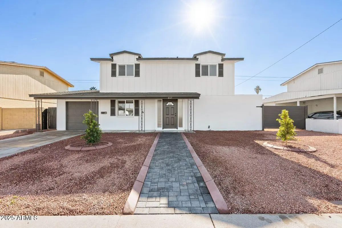 8117 W Whitton Avenue, Phoenix, AZ 85033 - Image #1