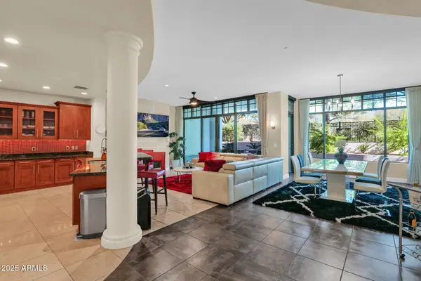 8 Biltmore Estate #116, Phoenix, AZ 85016