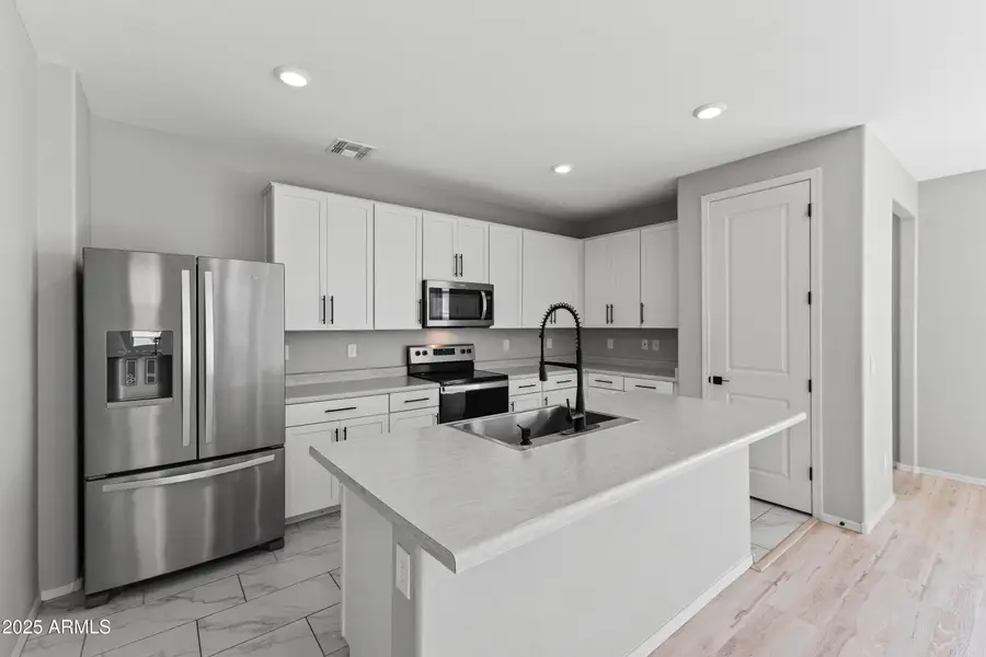 613 E Elm Lane, Avondale, AZ 85323 - Image #2