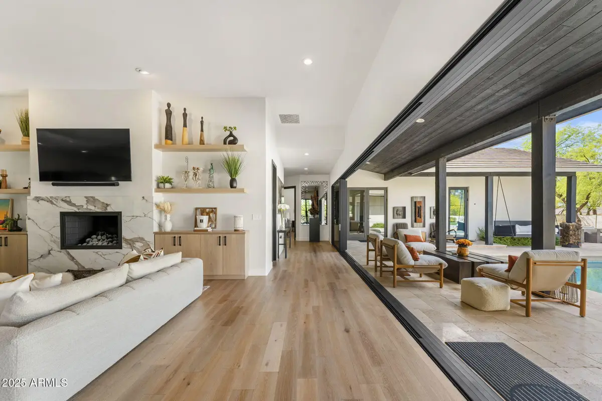 8002 N Ironwood Drive, Paradise Valley, AZ 85253 - Image #1