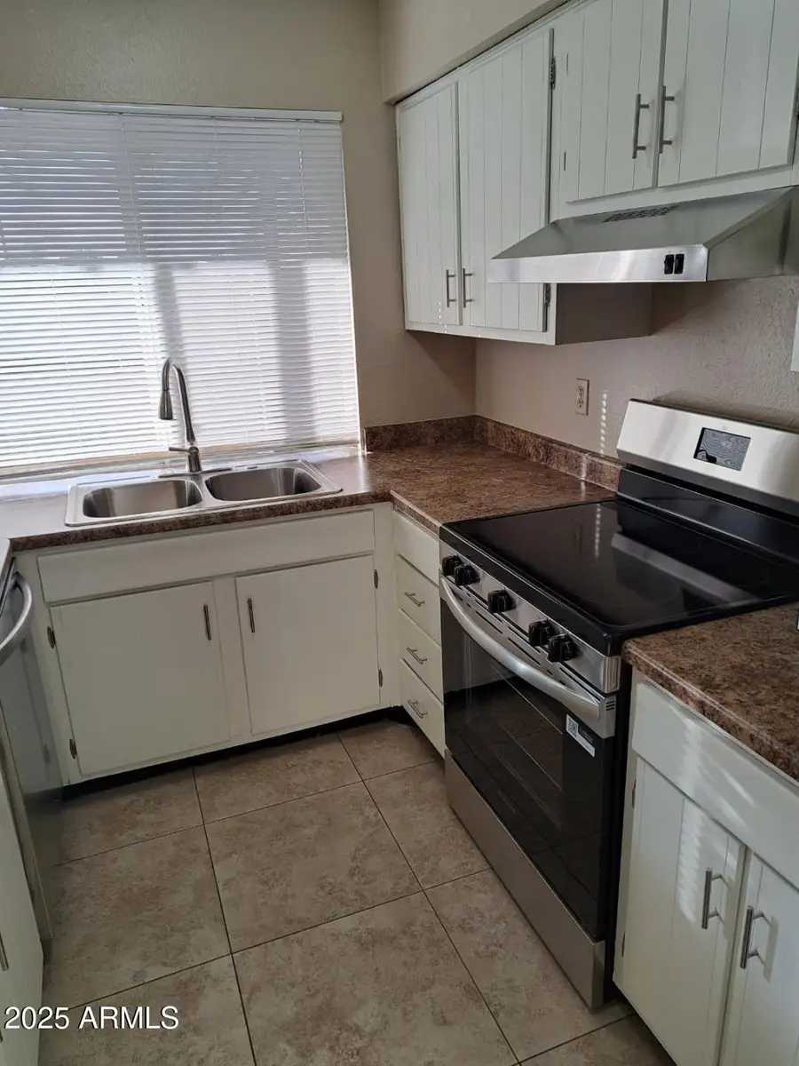 834 S Casitas Drive #B, Tempe, AZ 85281 - Image #2