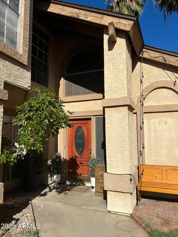 522 E Topeka Drive, Phoenix, AZ 85024