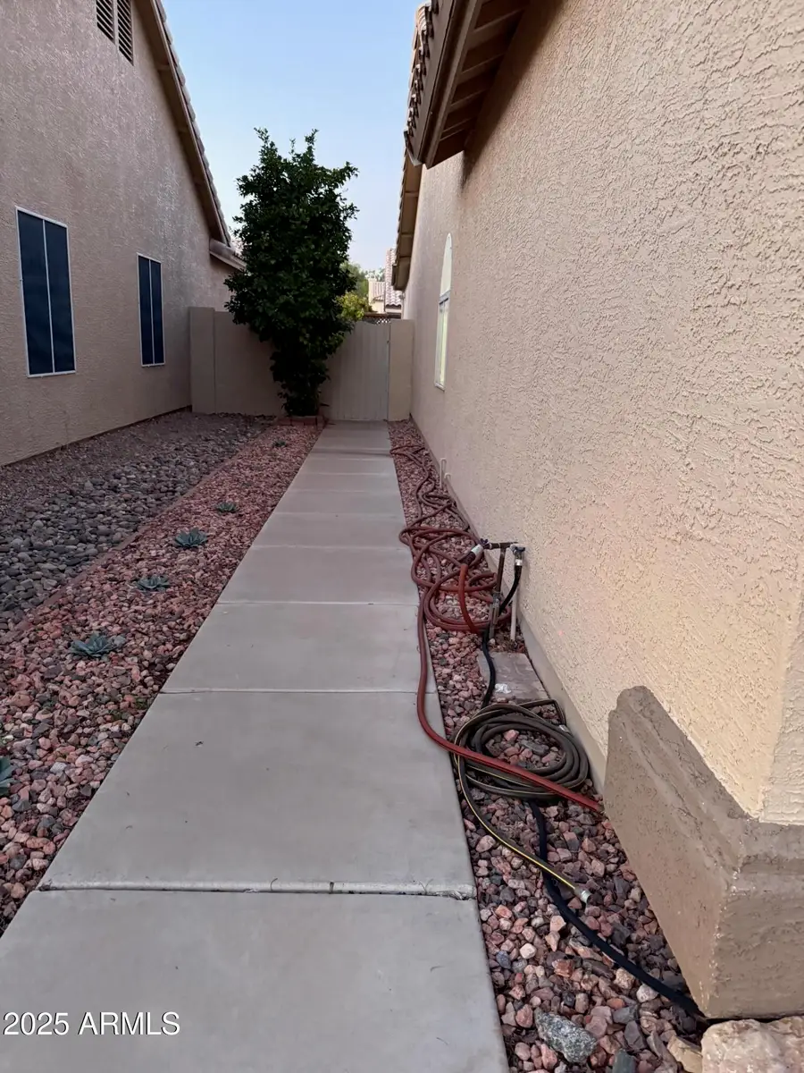 10910 W Laurelwood Lane, Avondale, AZ 85392 - Image #3