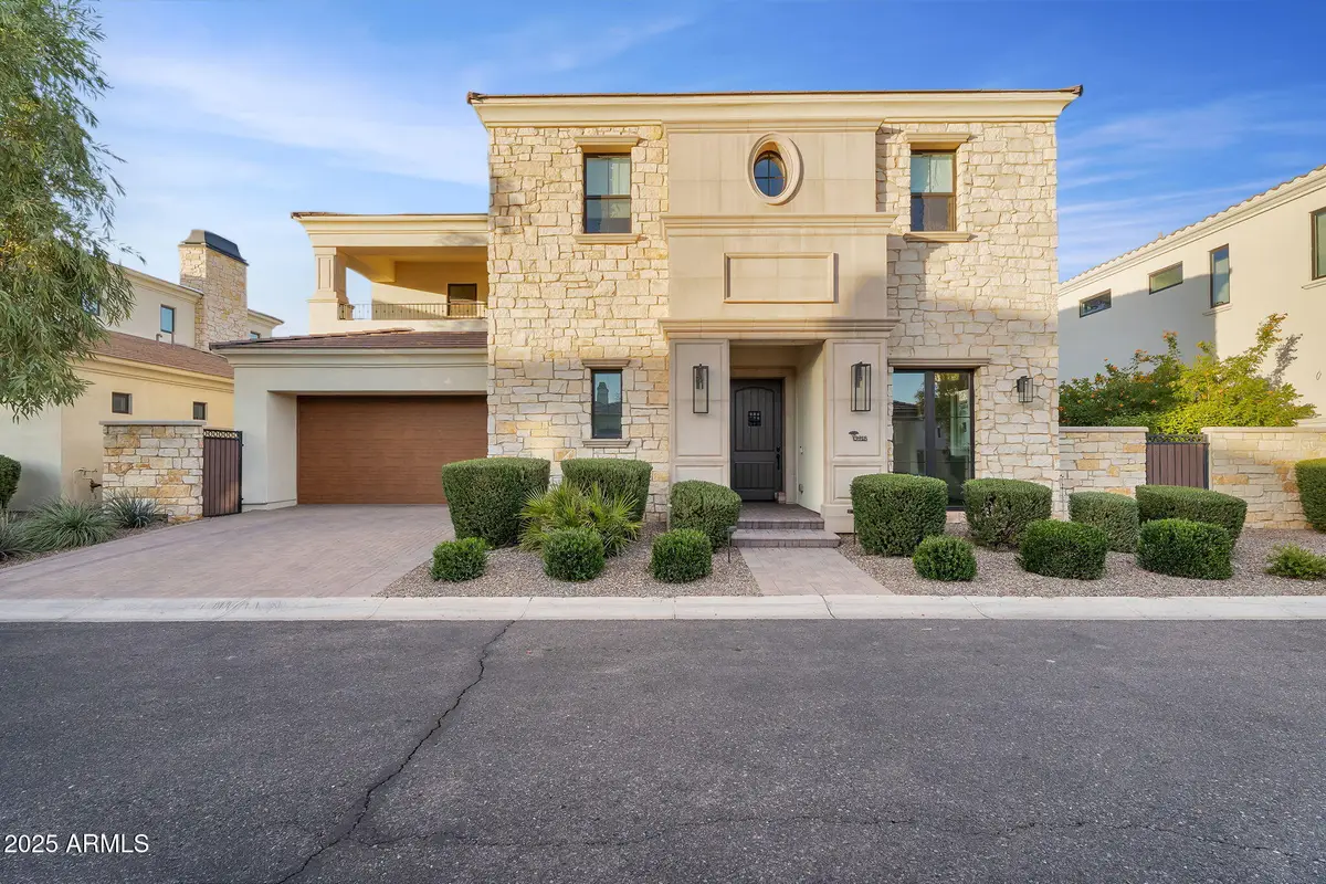 3918 E Crittenden Lane, Phoenix, AZ 85018 - Image #1