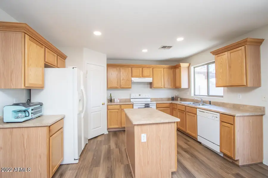 1831 W Desert Seasons Drive, San Tan Valley, AZ 85144 - #2