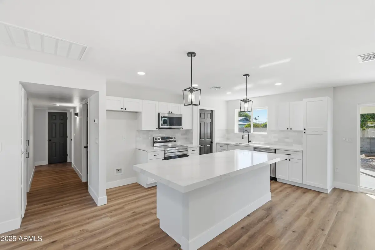 10537 W La Jolla Drive, Sun City, AZ 85351 - #1