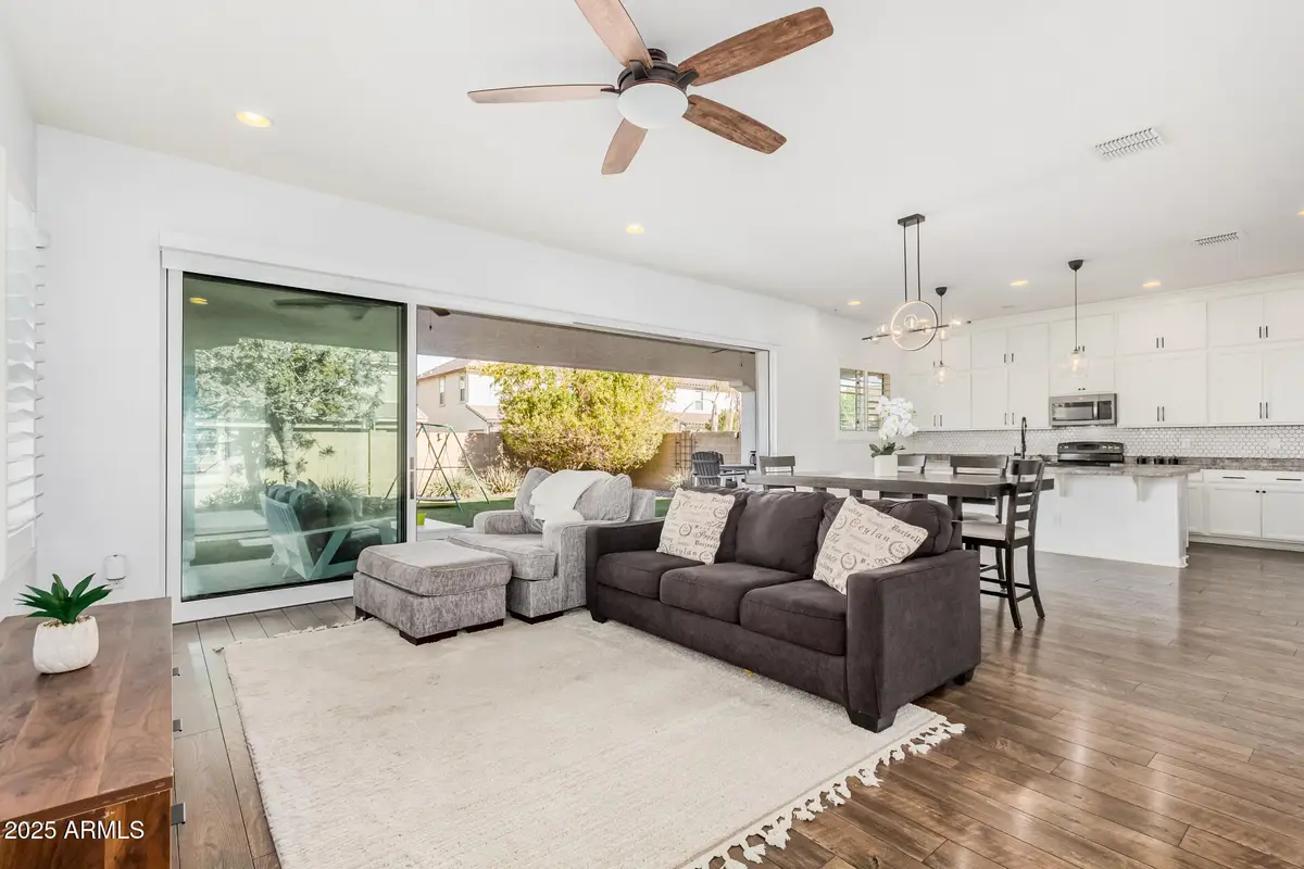 836 E Gary Lane, Phoenix, AZ 85042 - Image #1