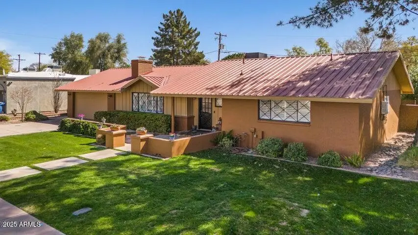 325 E Aepli Drive, Tempe, AZ 85282 - Image #1