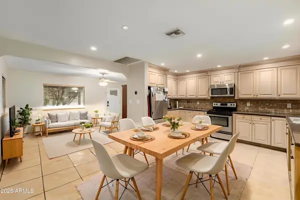 6842 N 10th Place, Phoenix, AZ 85014