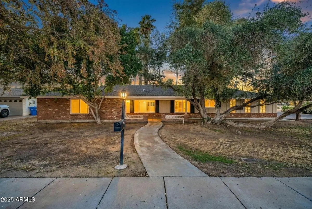 641 W Linger Lane, Phoenix, AZ 85021 - Image #1