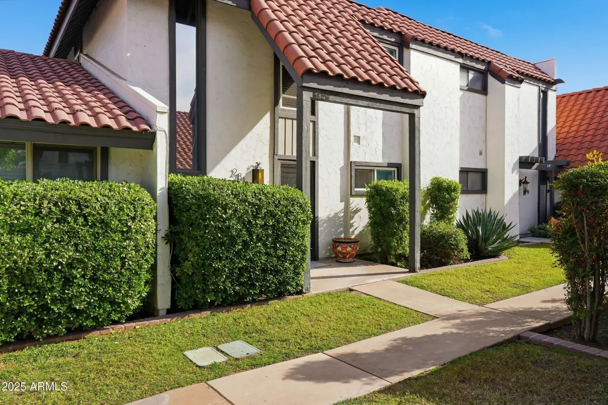 2810 E Glenrosa Avenue #18, Phoenix, AZ 85016 - Image #1