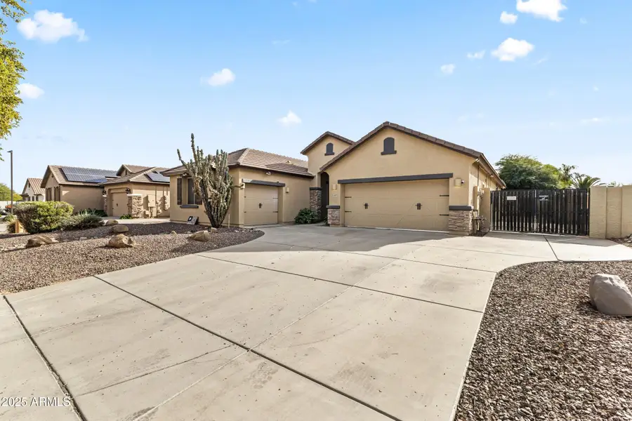14089 W Charter Oak Road, Surprise, AZ 85379 - Image #2