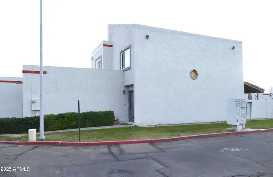 9238 N 47th Drive N, Glendale, AZ 85302 - Image #2