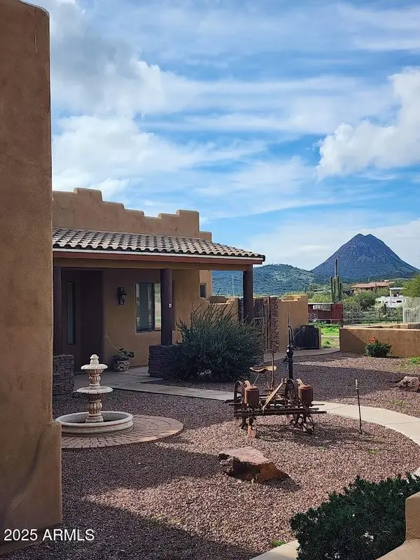 48012 N 16th Lane, New River, AZ 85087