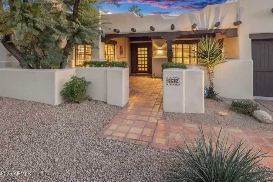 8205 E Del Claro Drive, Scottsdale, AZ 85258 - Image #2