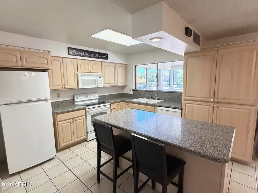 923 S Ember Circle, Mesa, AZ 85208 - Image #2