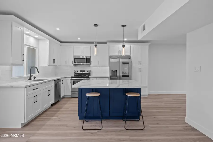 8214 E Mcdonald Drive, Scottsdale, AZ 85250 - Image #2