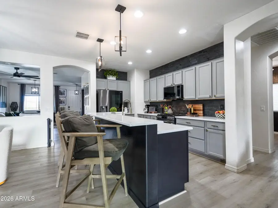 915 W Sisso Tree Avenue, San Tan Valley, AZ 85140 - Image #2