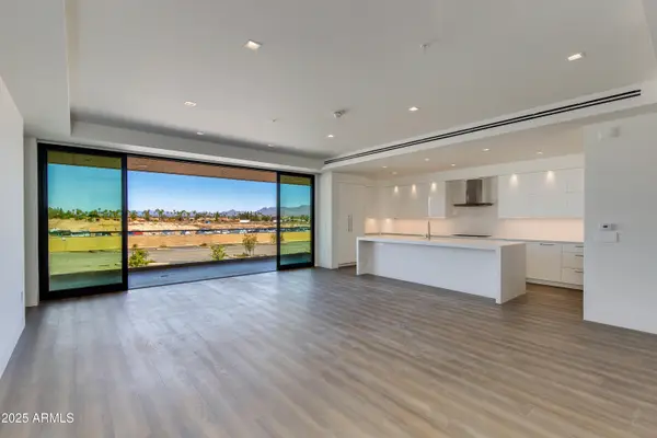 6587 N Palmeraie Boulevard #2011, Phoenix, AZ 85001