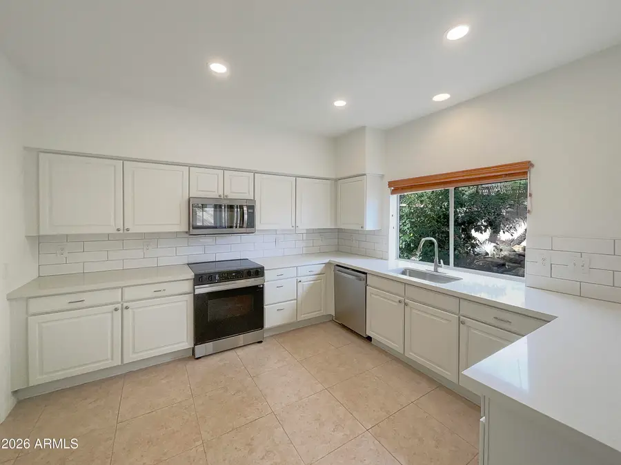 1616 E Glenhaven Drive, Phoenix, AZ 85048 - Image #2