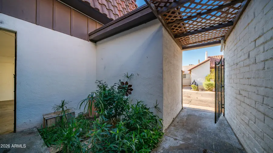 2933 N Casa Tomas Court, Phoenix, AZ 85016 - Image #3