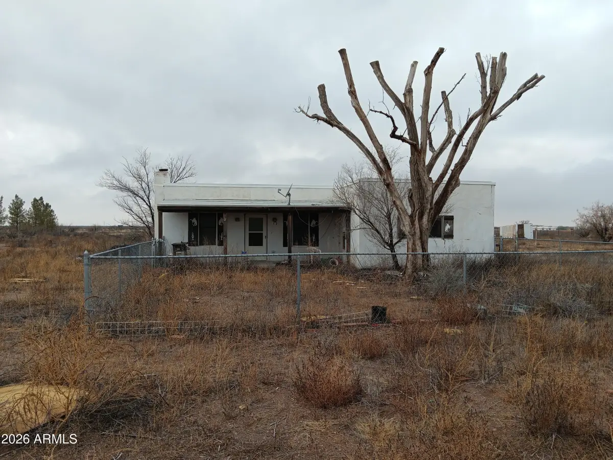 8499 S Schoolhouse Lane, Willcox, AZ 85643 - Image #1