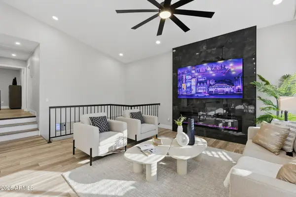 19048 N 37th Place, Phoenix, AZ 85050