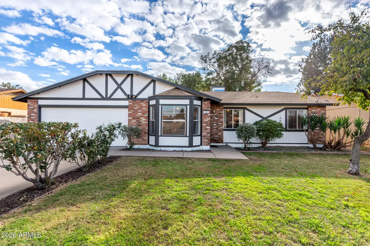 301 E Desert Lane, Gilbert, AZ 85234 - Image #1