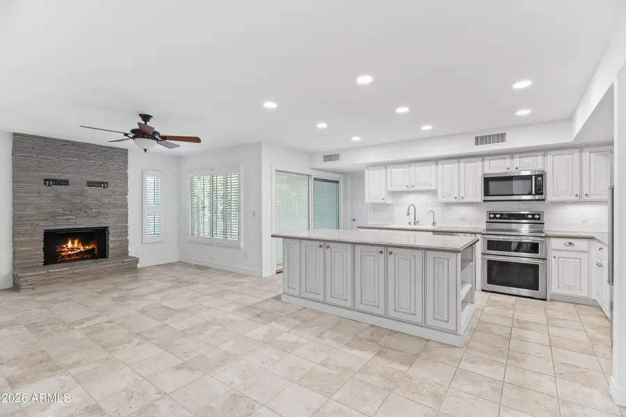 8084 E Del Laton Drive, Scottsdale, AZ 85258 - Image #2