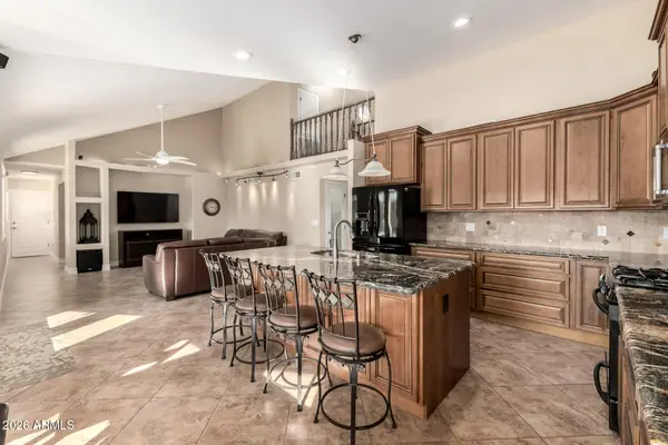 553 E Mesa Vista Lane, Mesa, AZ 85203