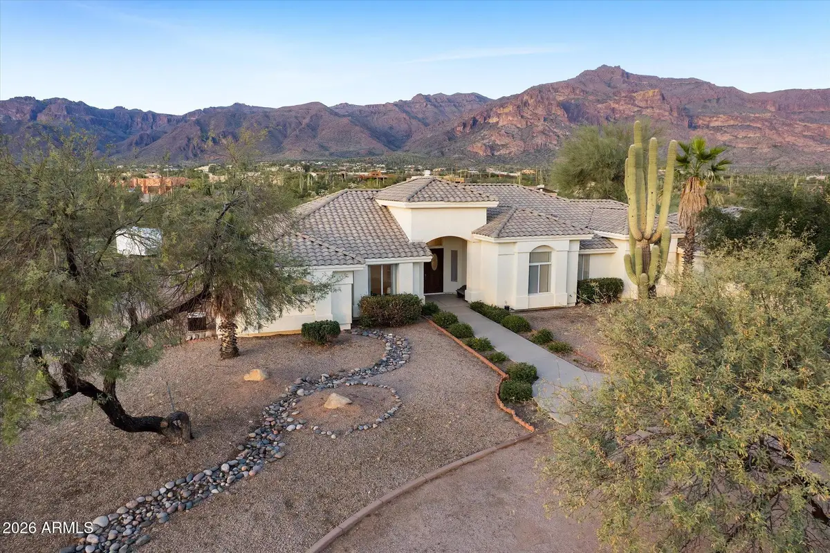 10686 E Baseline Avenue, Gold Canyon, AZ 85118 - Image #1