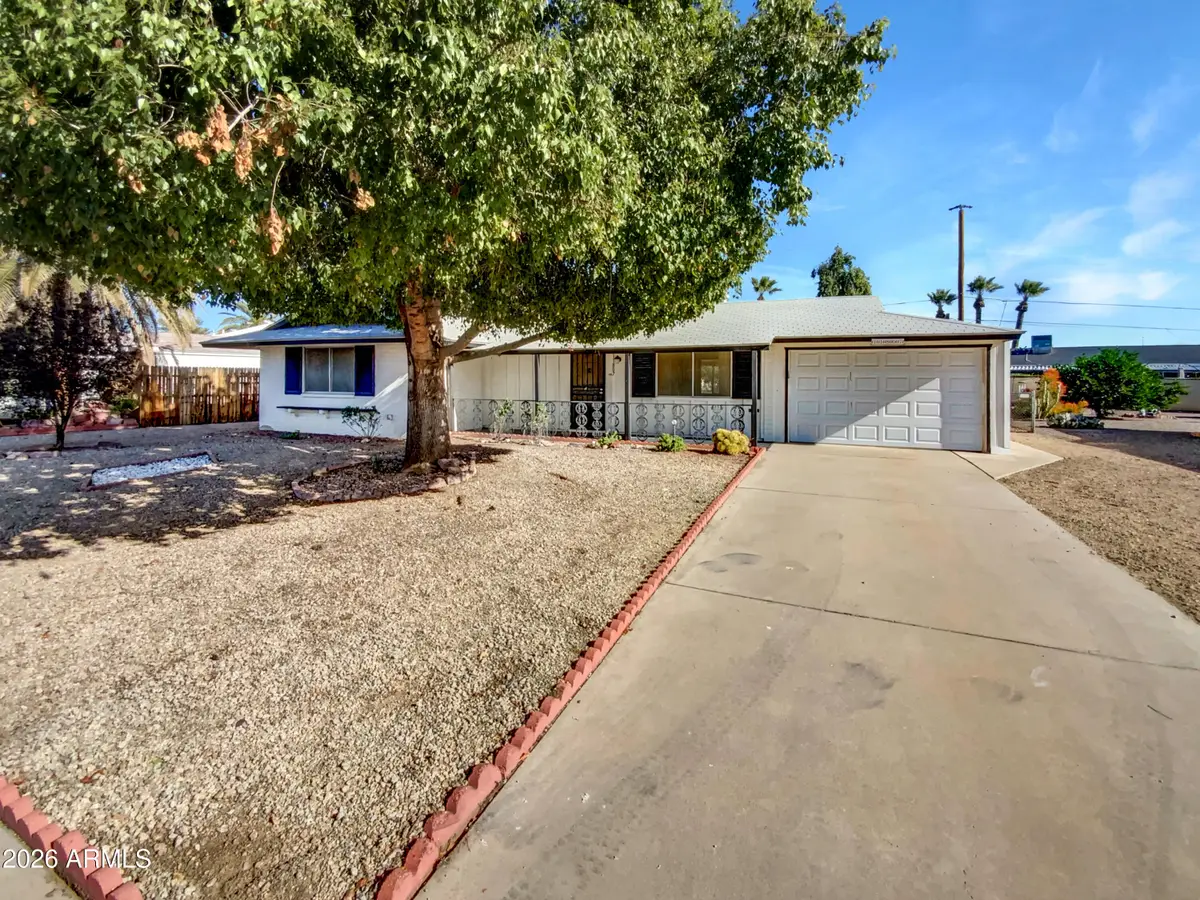 11807 N Thunderbird Road, Sun City, AZ 85351 - Image #1