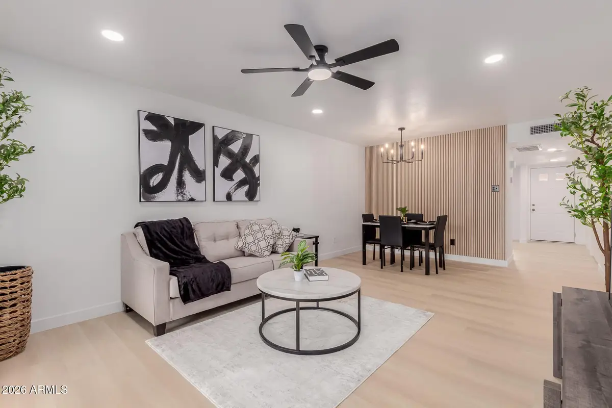 2432 W Eugie Avenue W, Phoenix, AZ 85029 - Image #1