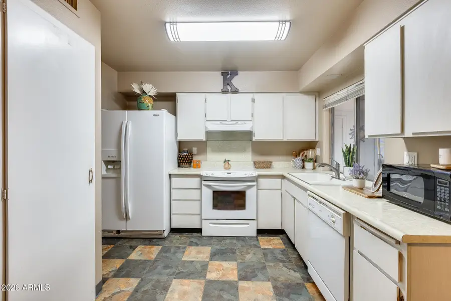 10879 W Thunderbird Boulevard, Sun City, AZ 85351 - Image #3