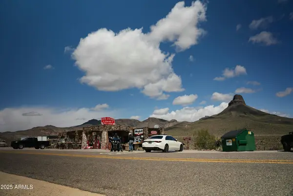 - W Oatman Highway --, Golden Valley, AZ 86413