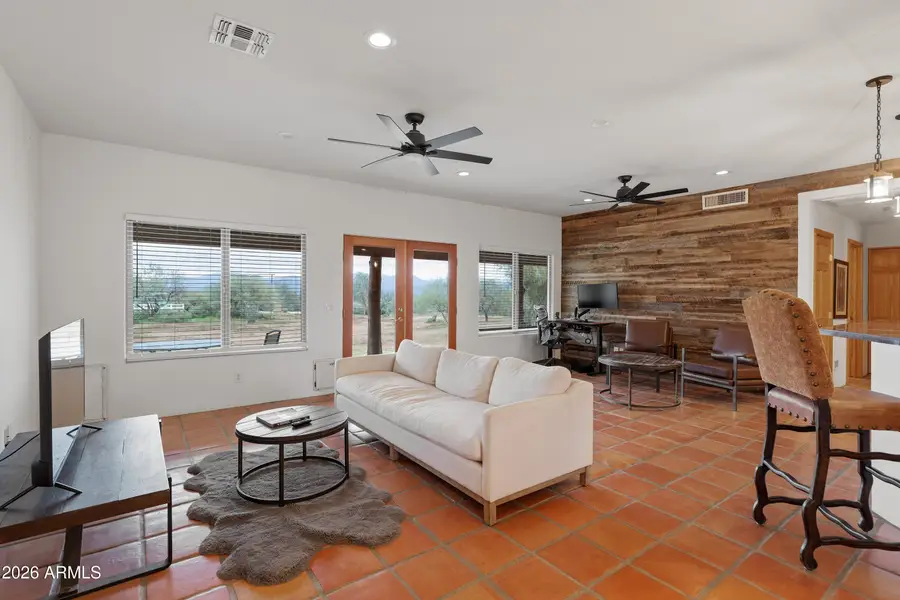 16030 E Dixileta Drive, Scottsdale, AZ 85262 - Image #2