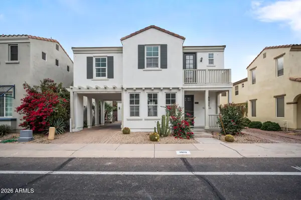 2923 N 48th Place, Phoenix, AZ 85018