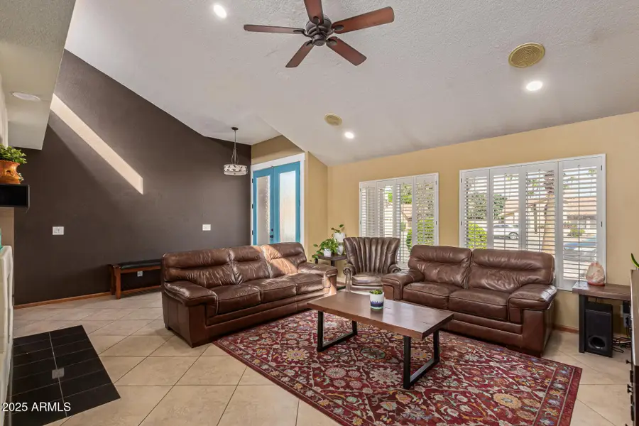 834 N Oak Court, Chandler, AZ 85226 - Image #2