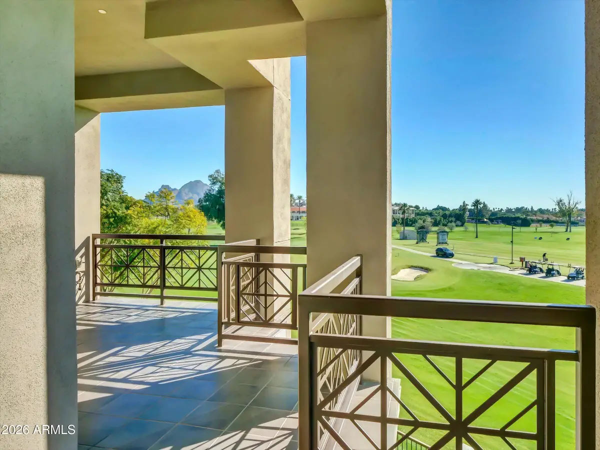 2 Biltmore Estate #211, Phoenix, AZ 85016 - Image #1