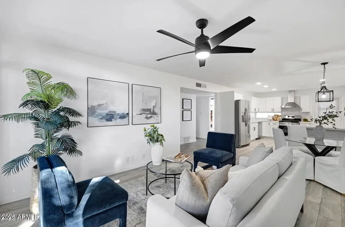 1101 E Bethany Home Road #15, Phoenix, AZ 85014 - Image #1