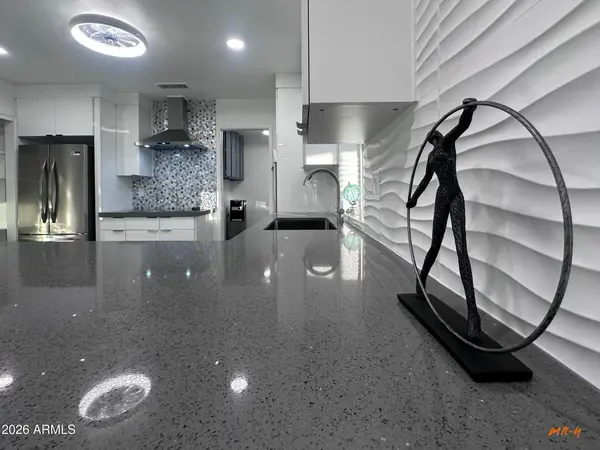 7803 E Kiowa Avenue, Mesa, AZ 85209