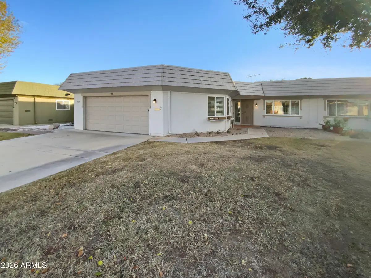 10401 W Hutton Drive, Sun City, AZ 85351 - Image #1