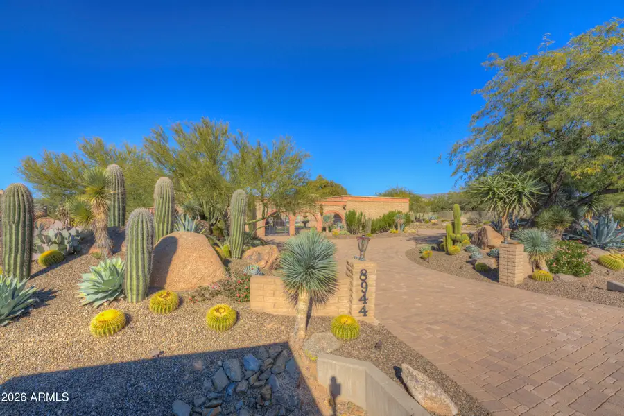 8944 E Cave Creek Road E, Carefree, AZ 85377 - Image #2