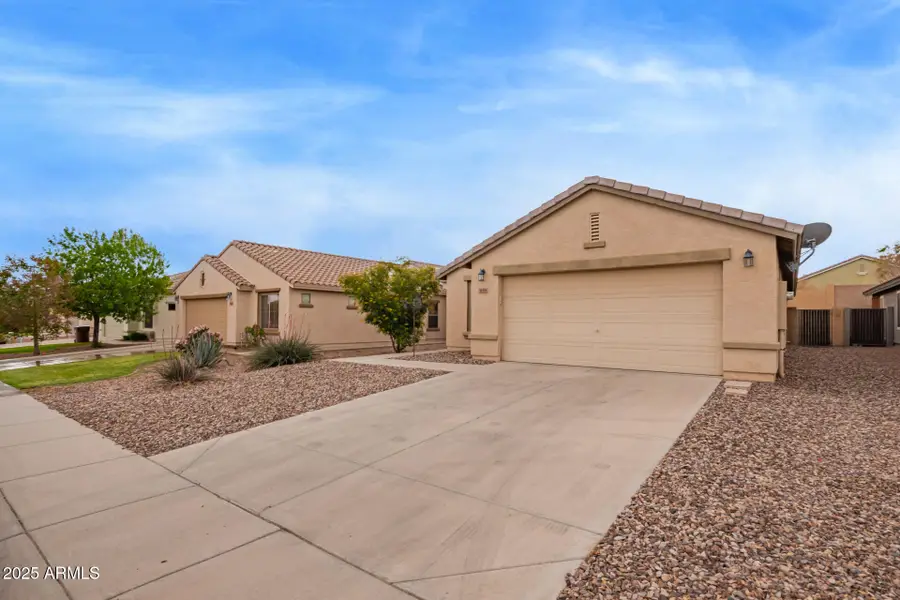959 W Desert Hills Drive, San Tan Valley, AZ 85143 - Image #3
