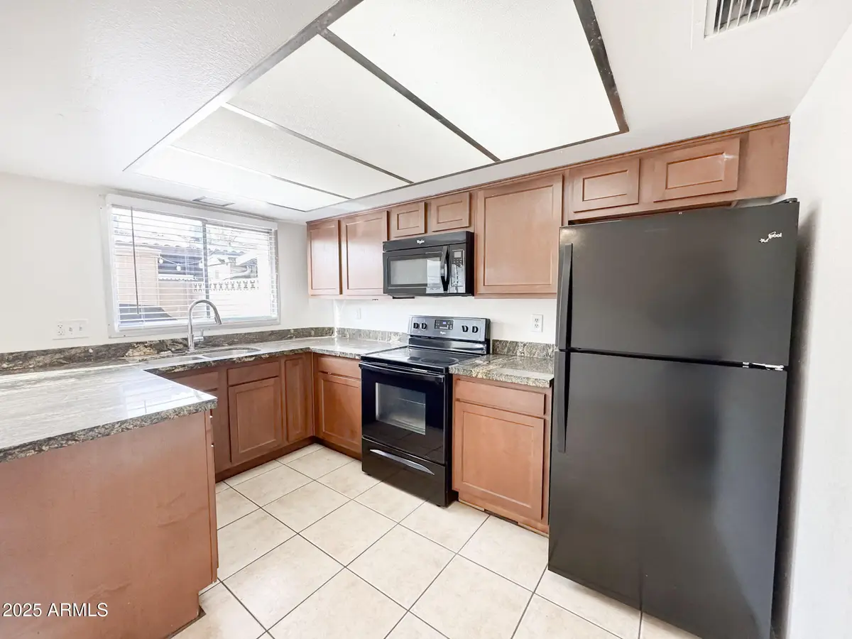 6729 N 44th Avenue, Glendale, AZ 85301 - Image #1